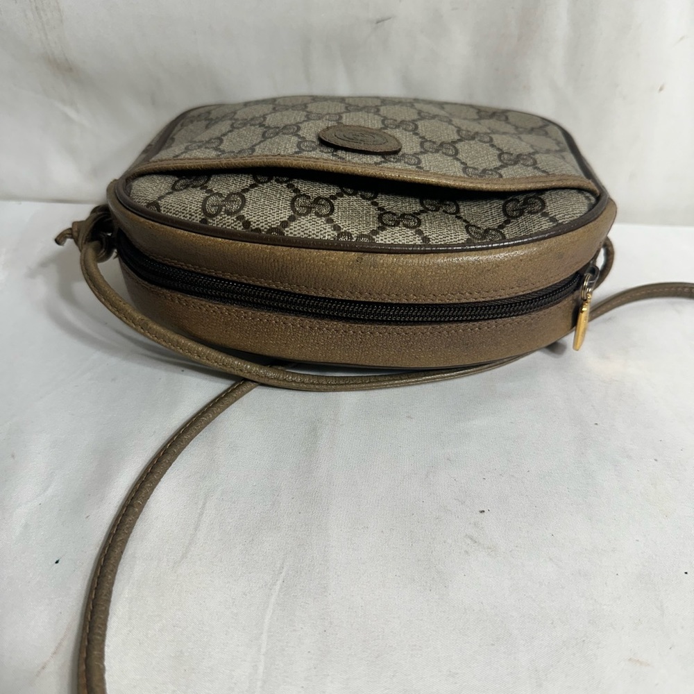 Gucci Shoulder Bag - Picture 6 of 10